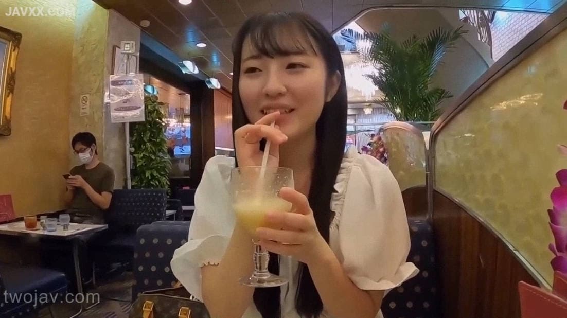 绝对是史上最美的屁股！尽情享受后入式和反向骑乘式吧。最后，我们甚至还一起泡澡了。