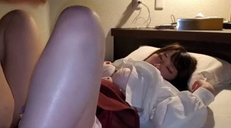 与色白18岁的保育专业学生从咖啡约会到洪水漫画连续中出