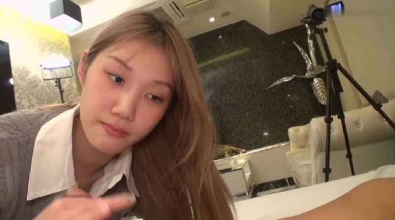 超诱人新锐美容师（21岁）· E罩杯美乳、纤瘦身材，敏感处紧致如少女的她，在激情高潮中痉挛欢愉